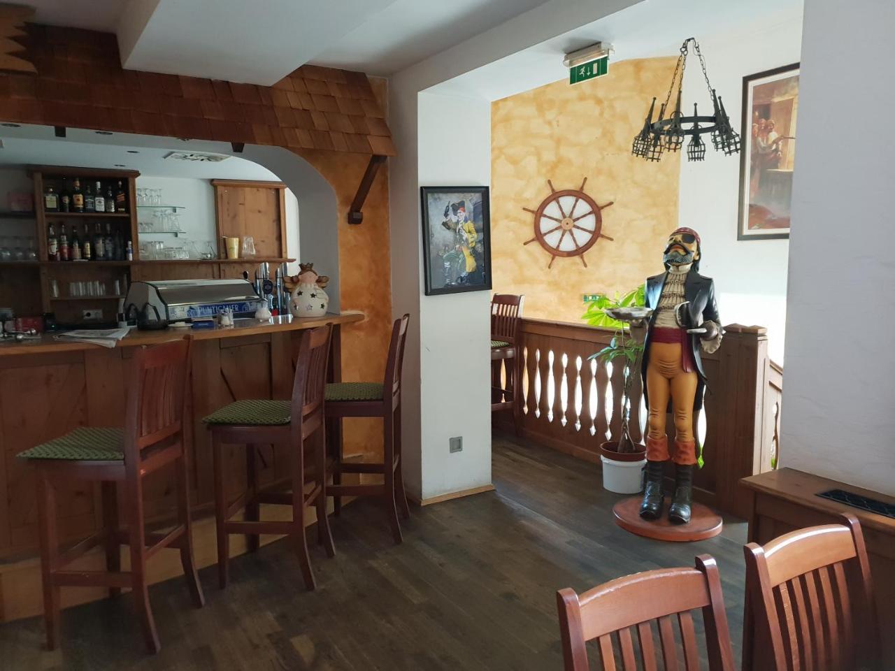 Pirates Hotel هاينبرغ آن دير دوناو المظهر الخارجي الصورة